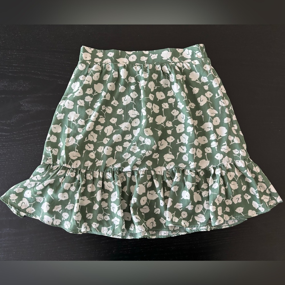 Petal & Pup, Green Mini Floral Skirt, Lined, Elastic Band, Small